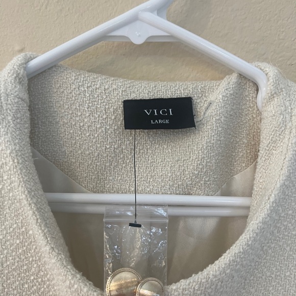 Vici Cream and Gold Blazer Structured Tailored Design - Picture 2 of 8